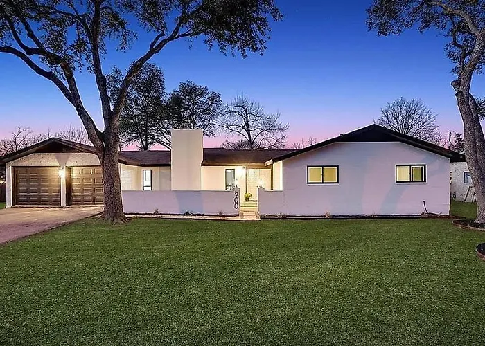 Holiday home Charming Ranch Near Dell With Cocktail Pool *