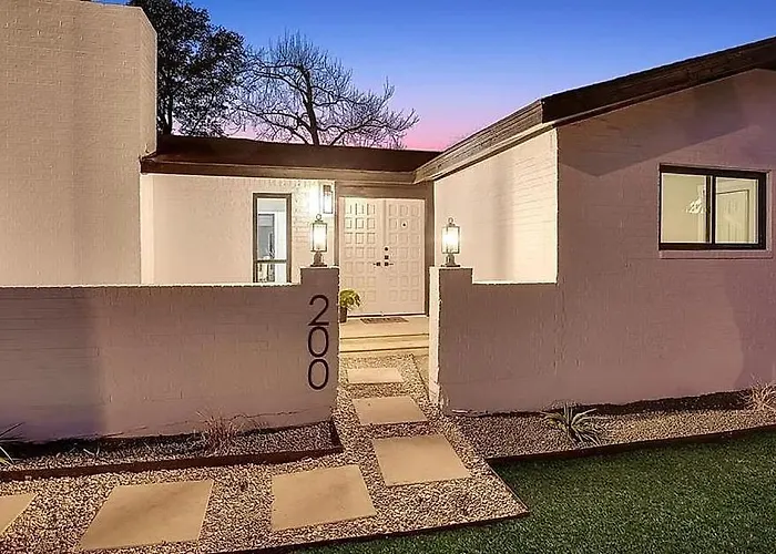 Charming Ranch Near Dell With Cocktail Pool Holiday home
