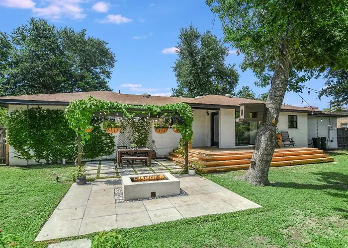 Holiday home Charming Ranch Near Dell With Cocktail Pool *