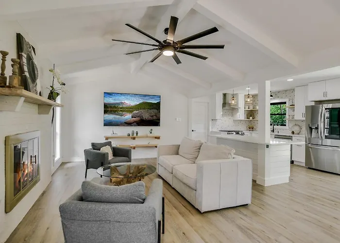 Charming Ranch Near Dell With Cocktail Pool